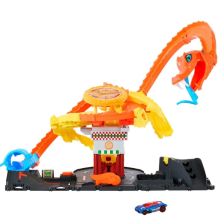 Писта Mattel Hot Wheels City Pizza Slam Cobra Attack, с количка