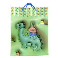 Хартиена торбичка за подарък с 3D принт Raya Toys Динозавър М, 32 см.