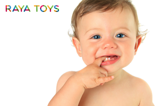 Кога поникват първите зъбки на бебето