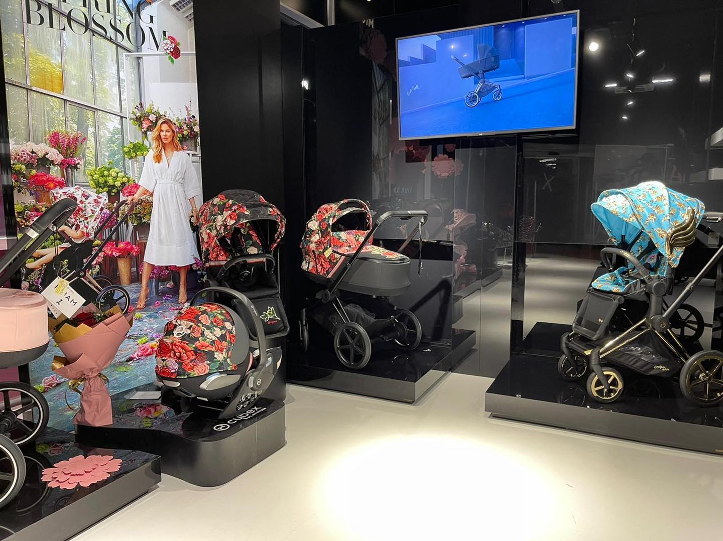 Магазини Raya Toys София